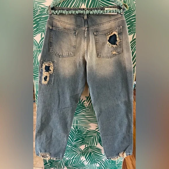 Free People Desert Rose Jeans high rise strait leg embroideredfloral sz 29